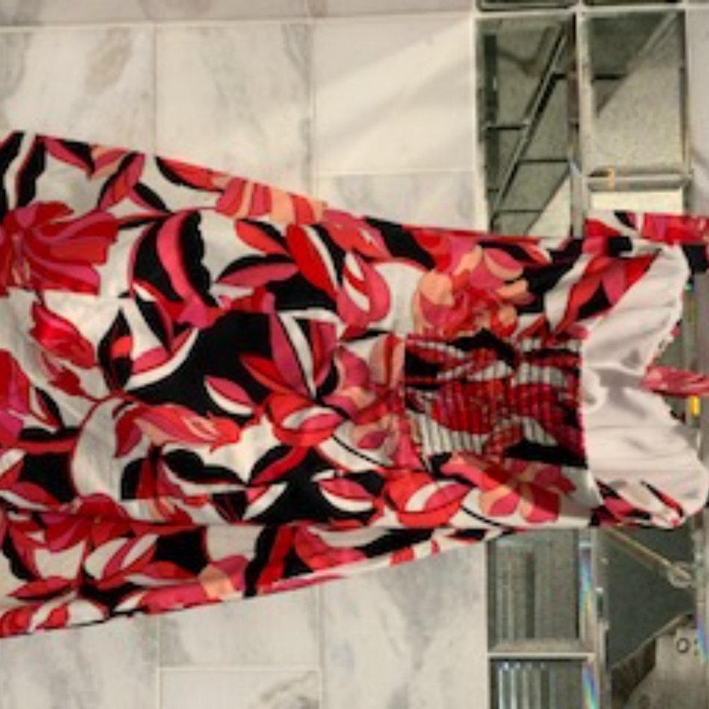 Cache Halter Dress - Picture 2 of 2